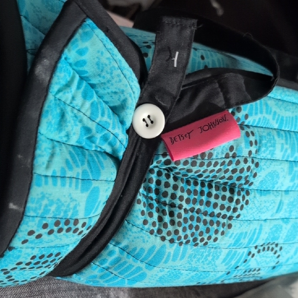 Betsey Johnson Turquoise Skull Yoga Bag View 3